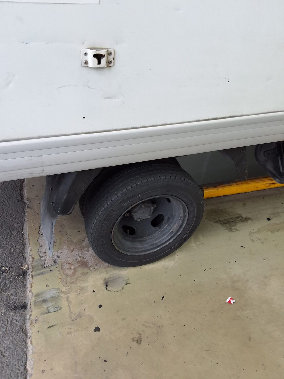 KIA BONGO III CARGO BUILT-IN BOX TRUCK 1 TON KING CAB 2015 - zdjęcie 22