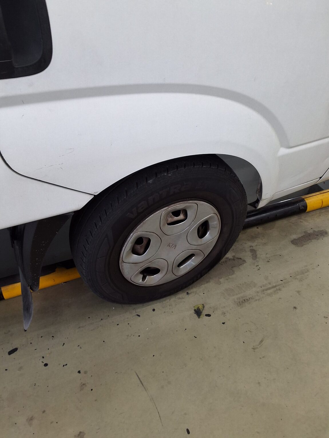 KIA BONGO III CARGO BUILT-IN BOX TRUCK 1 TON KING CAB 2015 - zdjęcie 21