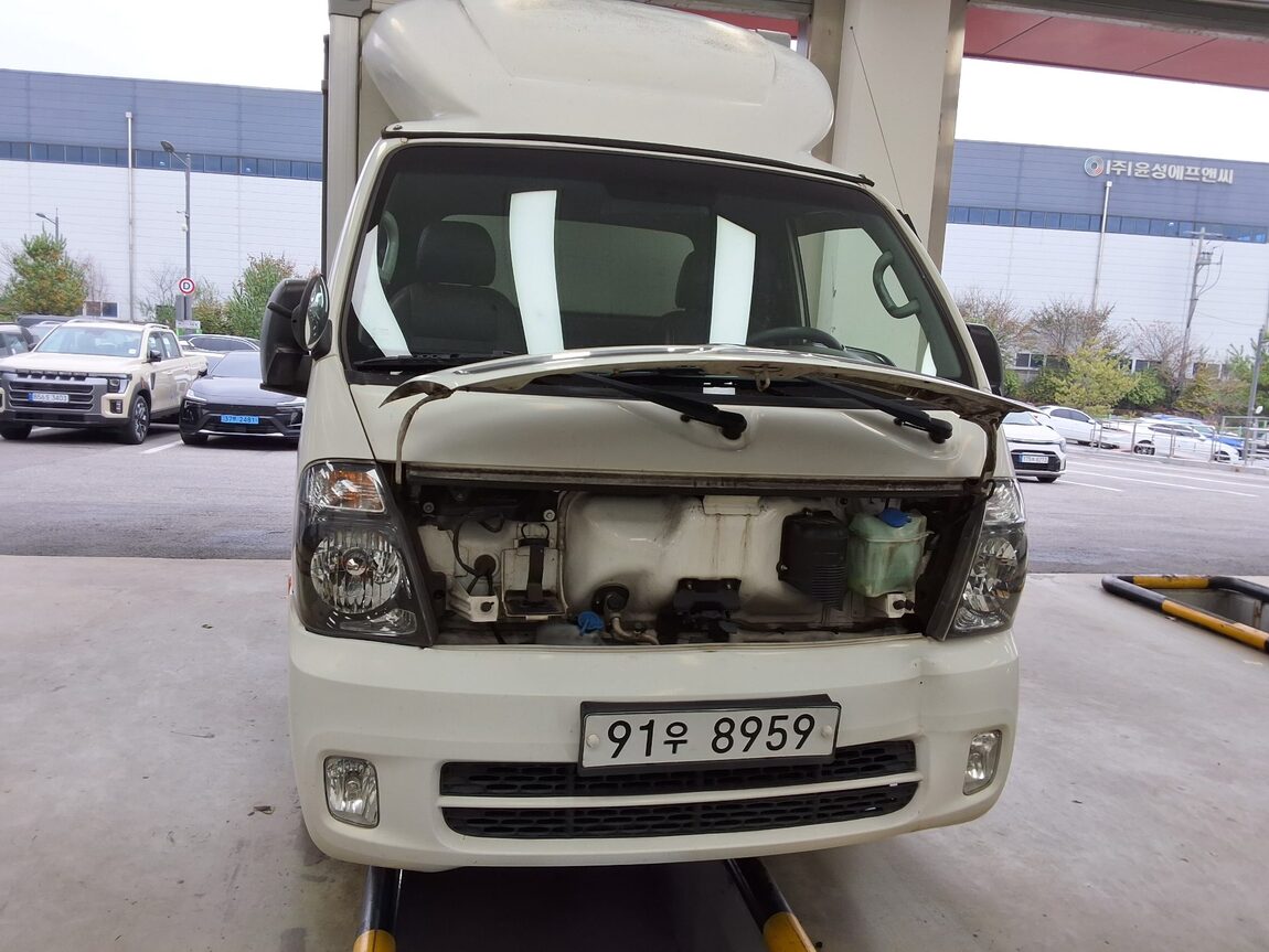 KIA BONGO III CARGO BUILT-IN BOX TRUCK 1 TON KING CAB 2015 - zdjęcie 17