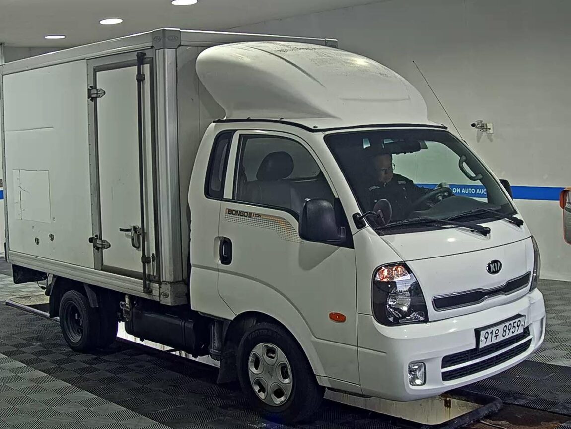 KIA BONGO III CARGO BUILT-IN BOX TRUCK 1 TON KING CAB 2015 - zdjęcie 3