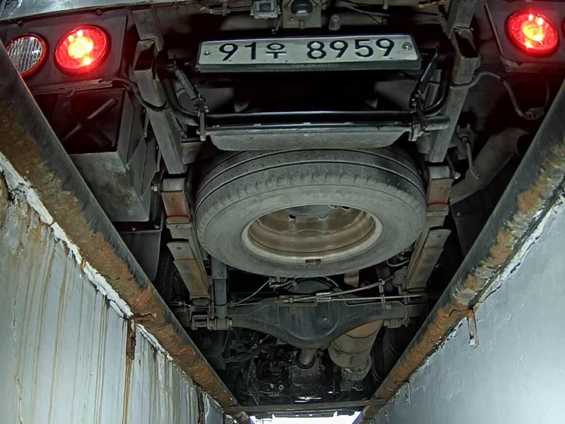 KIA BONGO III CARGO BUILT-IN BOX TRUCK 1 TON KING CAB 2015 - zdjęcie 8