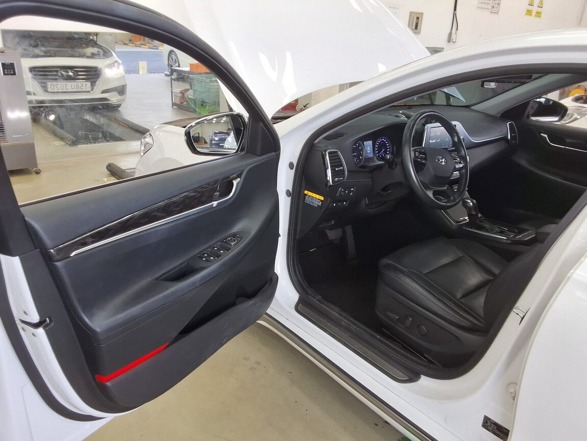 HYUNDAI GRANDEUR IG 2.4 GDi PREMIUM 2019 - zdjęcie 10