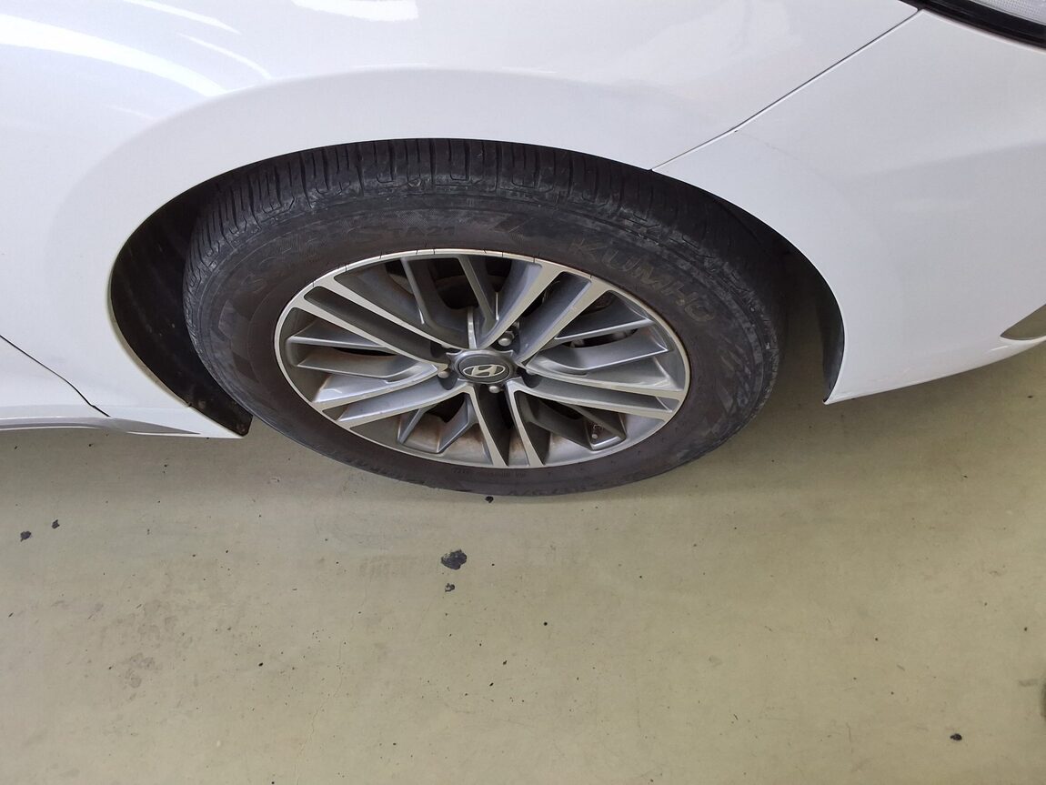 HYUNDAI GRANDEUR IG 2.4 GDi PREMIUM 2019 - zdjęcie 23