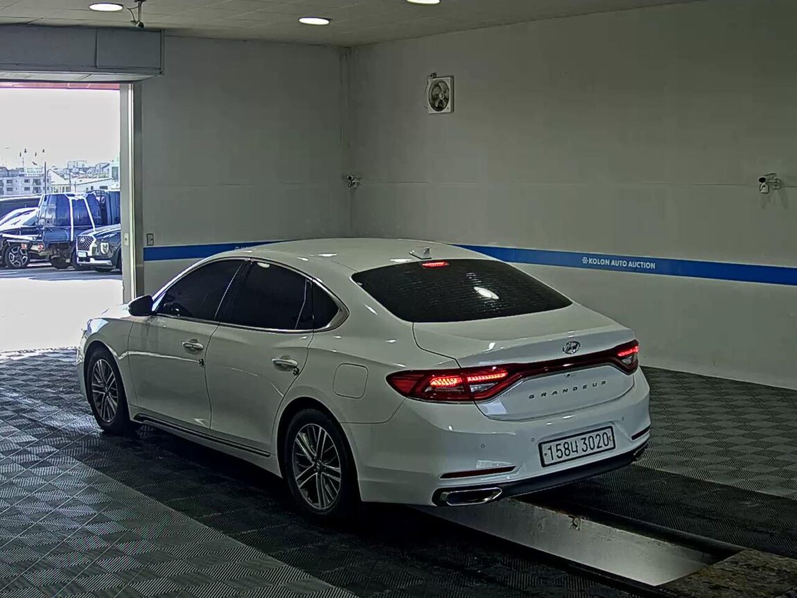 HYUNDAI GRANDEUR IG 2.4 GDi PREMIUM 2019 - zdjęcie 6