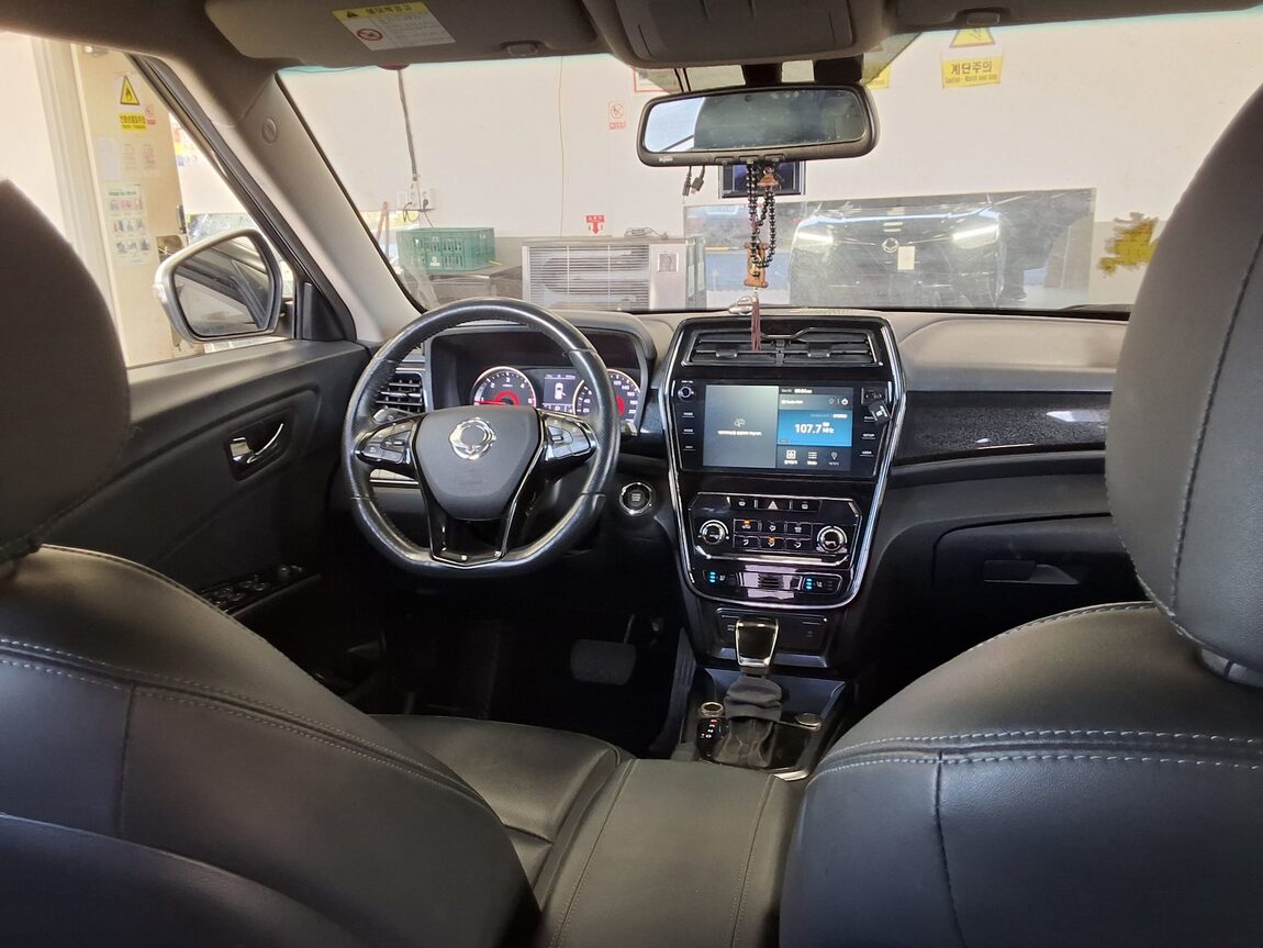 KG MOBILITY (SSANGYONG) VERY NEW TIVOLI 1.6 DIESEL 2WD V5 2020 - zdjęcie 11