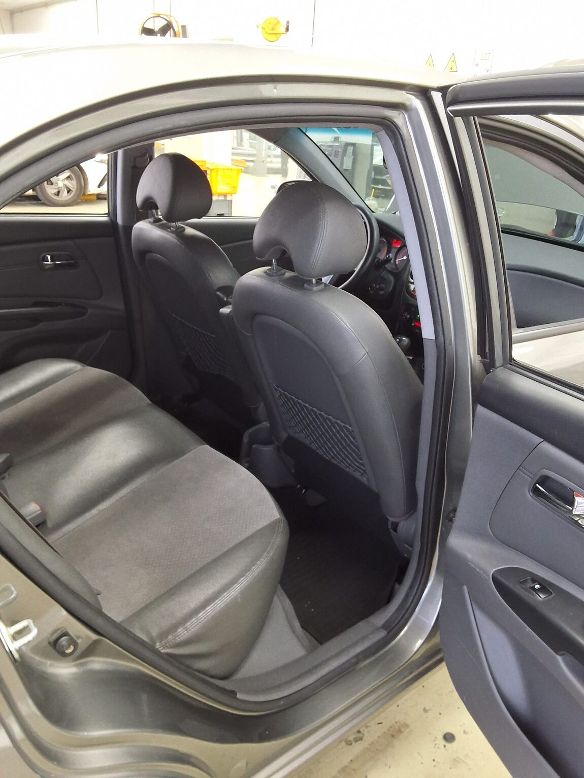 KIA PRIDE (NEW) 4-DOOR 1.6 CVVT SLX 2010 - zdjęcie 13