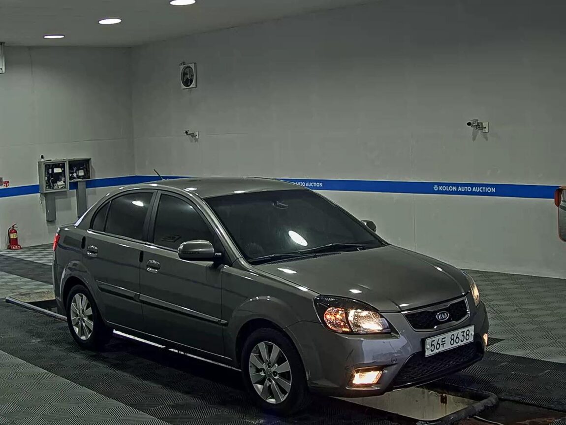 KIA PRIDE (NEW) 4-DOOR 1.6 CVVT SLX 2010 - zdjęcie 3