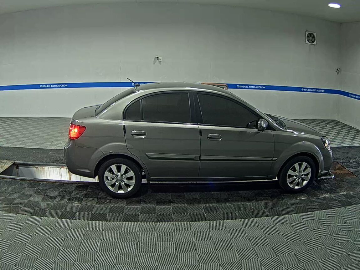 KIA PRIDE (NEW) 4-DOOR 1.6 CVVT SLX 2010 - zdjęcie 4
