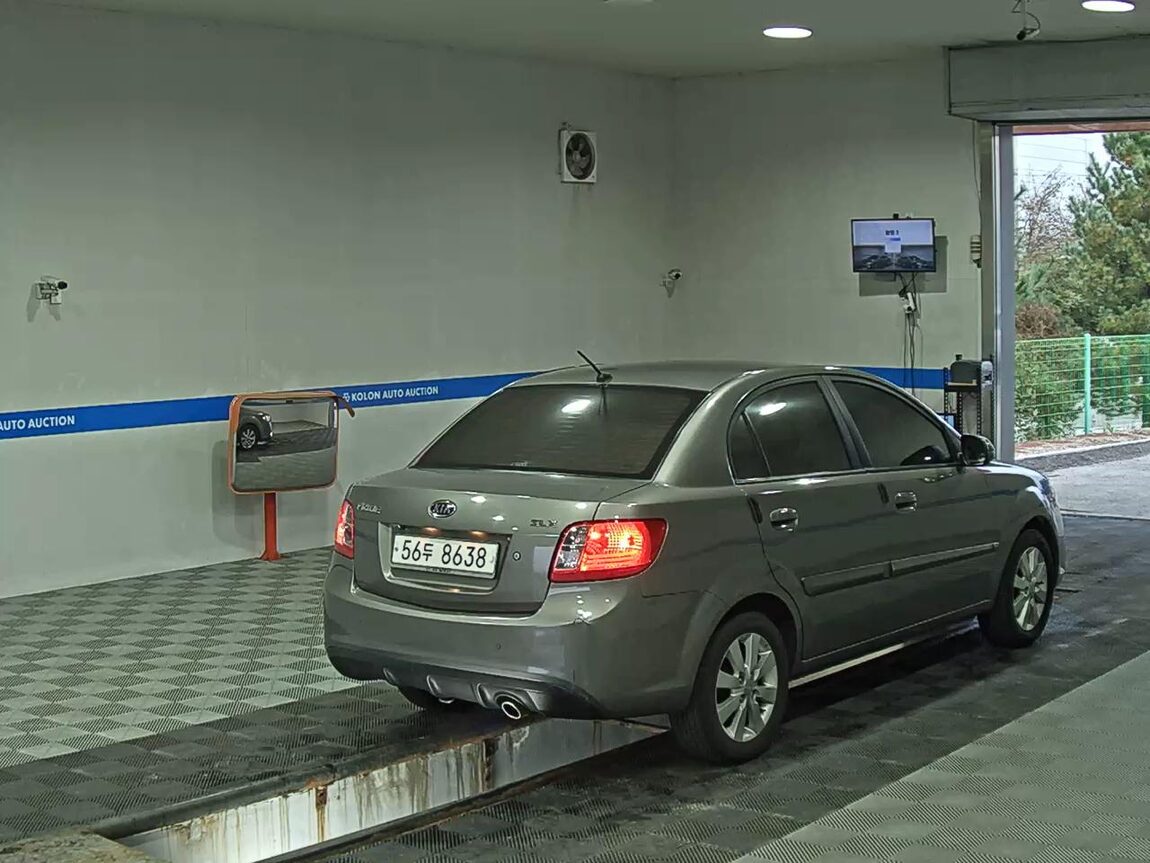 KIA PRIDE (NEW) 4-DOOR 1.6 CVVT SLX 2010 - zdjęcie 5