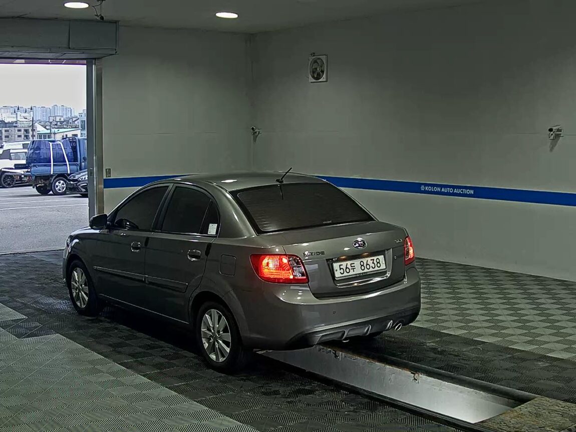 KIA PRIDE (NEW) 4-DOOR 1.6 CVVT SLX 2010 - zdjęcie 6