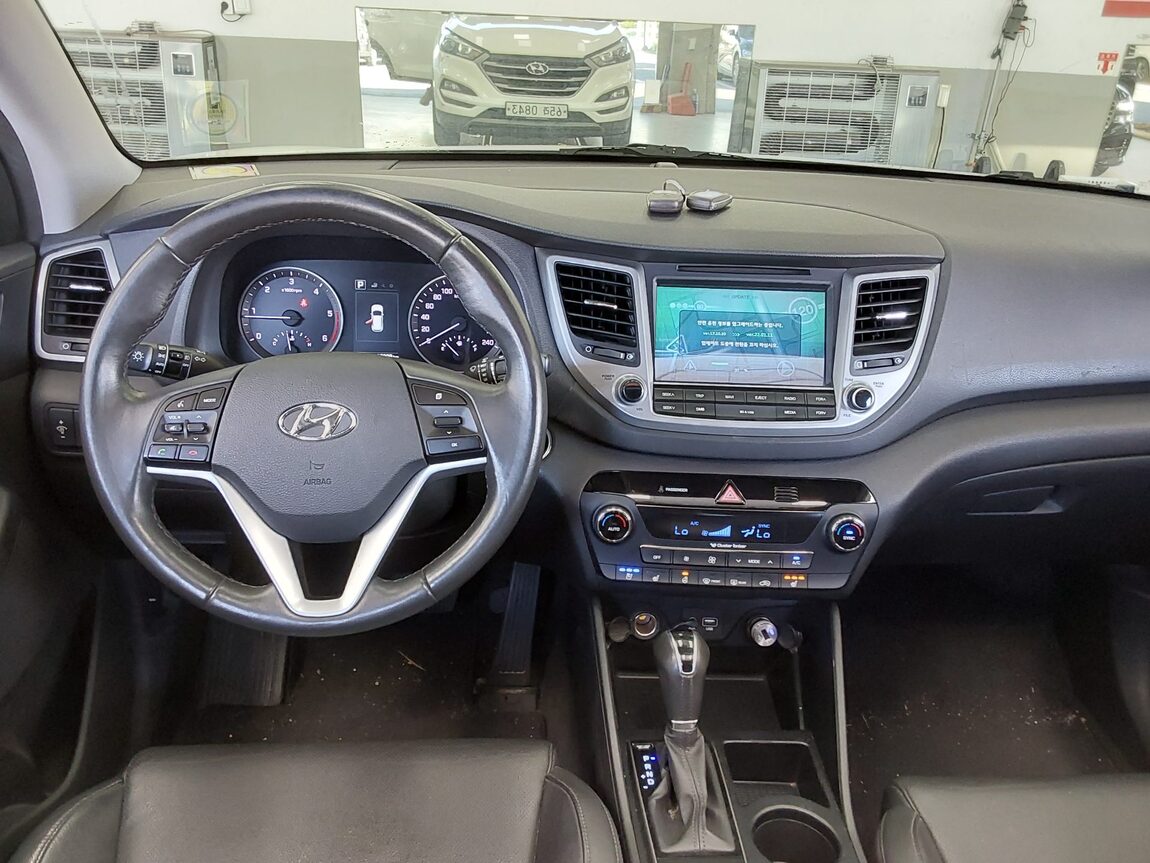 HYUNDAI ALL NEW TUCSON DIESEL 1.7 2WD MODERN 2016 - zdjęcie 11