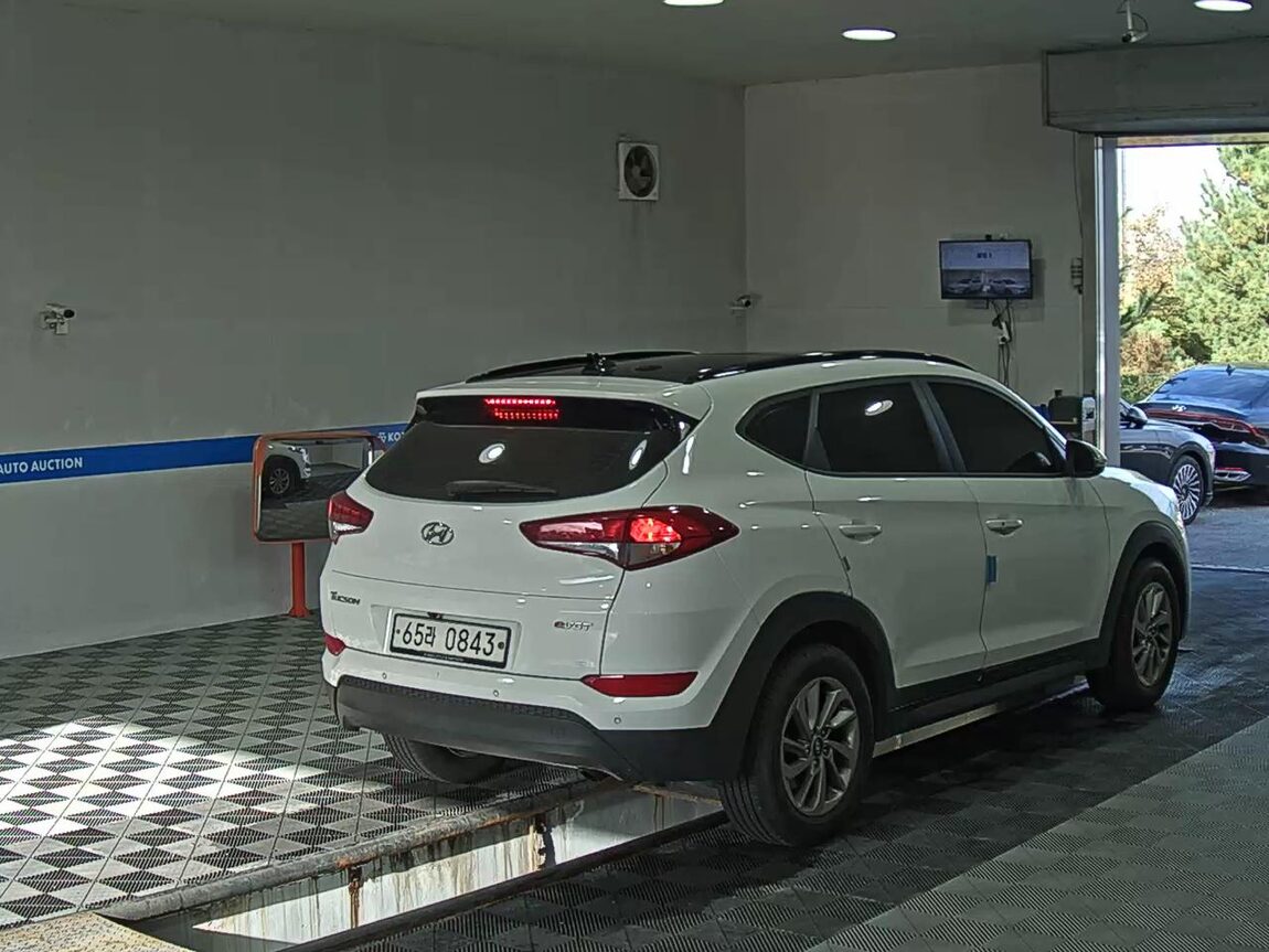 HYUNDAI ALL NEW TUCSON DIESEL 1.7 2WD MODERN 2016 - zdjęcie 5