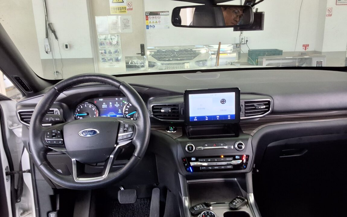FORD EXPLORER (6TH GEN) 2.3 AWD LIMITED 2020 - zdjęcie 11
