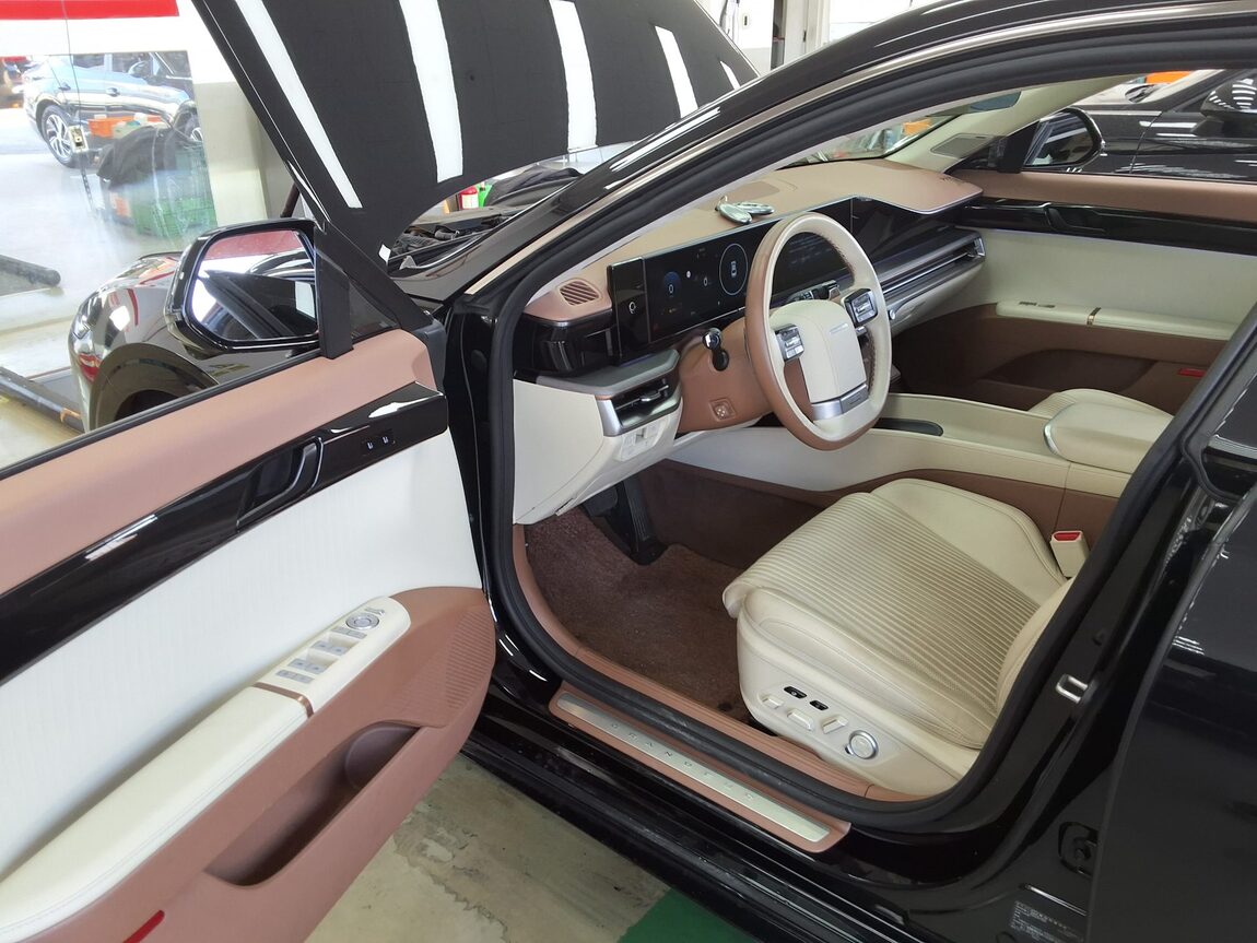 HYUNDAI THE ALL NEW GRANDEUR GASOLINE 3.5 2WD CALLIGRAPHY 2023 - zdjęcie 10