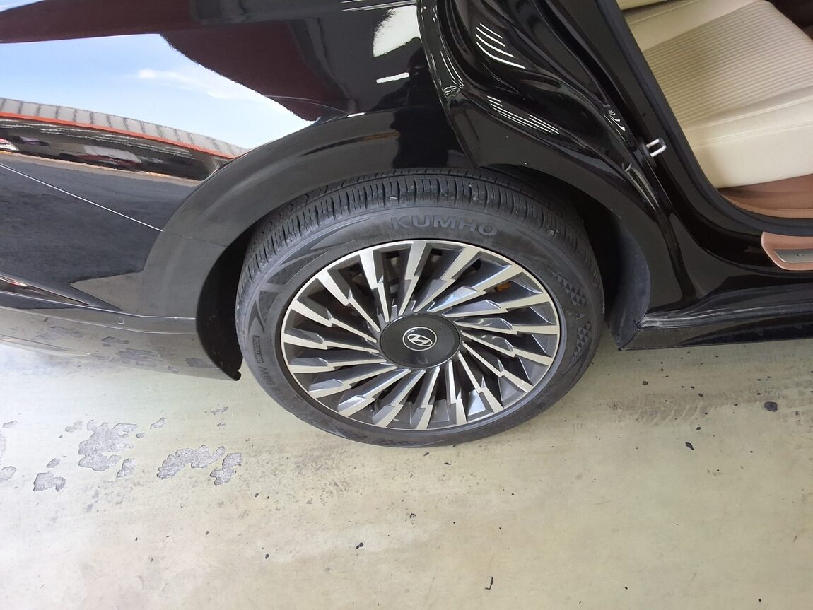HYUNDAI THE ALL NEW GRANDEUR GASOLINE 3.5 2WD CALLIGRAPHY 2023 - zdjęcie 23